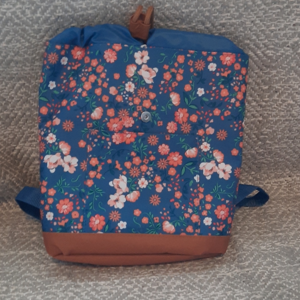 Mini Backpack - Picture 3 of 4